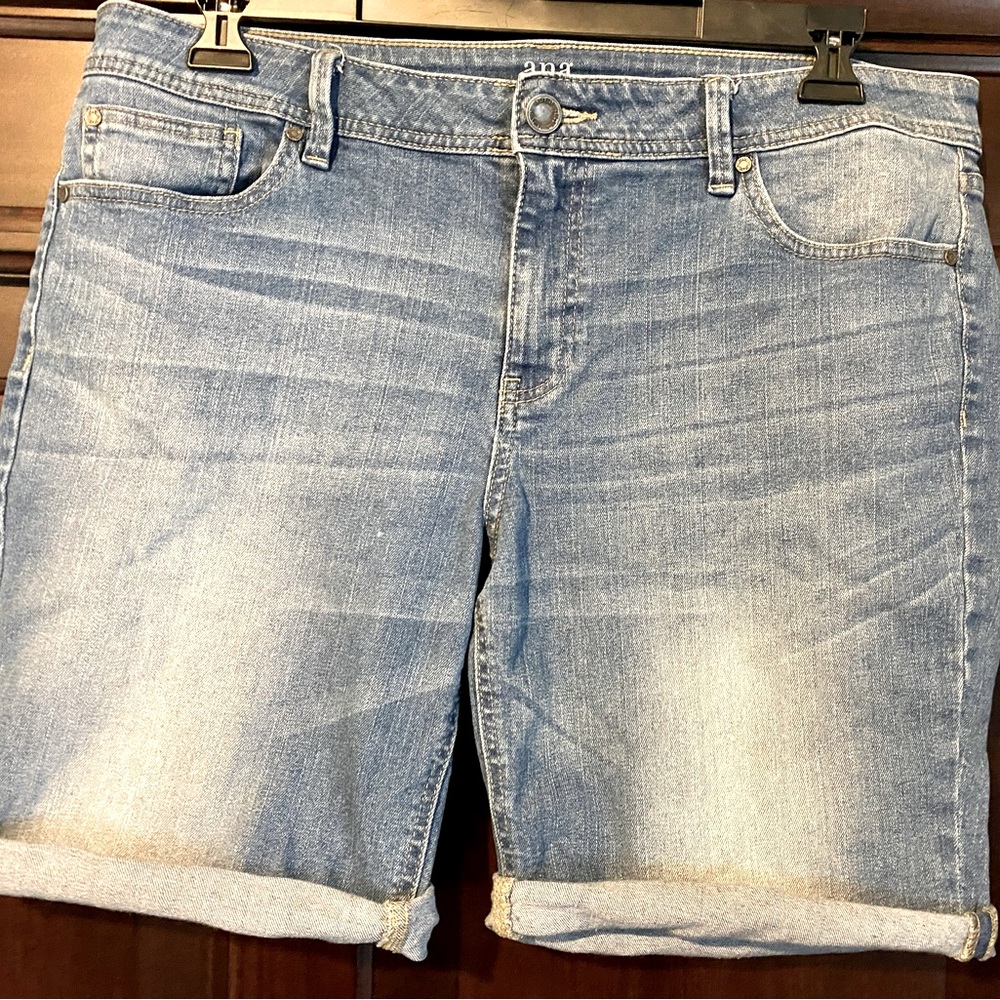 a.n.a. JCP brand Burmuda Jean shorts Sz 16